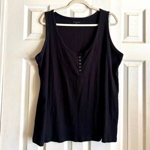 NWT - Ribbed plus size Henley tank top